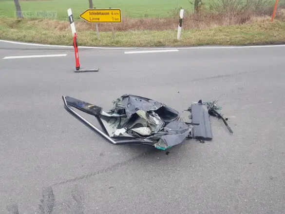 PKW von Traktor erfasst und überschlagen