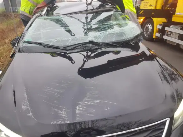 PKW von Traktor erfasst und überschlagen