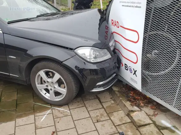 Autofahrer bei Unfall in Osnabrück lebensgefährlich verletzt