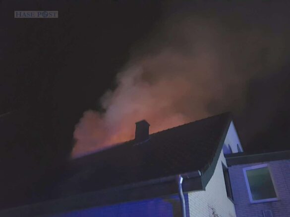 Feuer in Carport bedroht Wohnhaus Feuer in Carport bedroht Wohnhaus