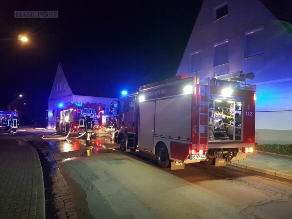 Feuer in Carport bedroht Wohnhaus Feuer in Carport bedroht Wohnhaus