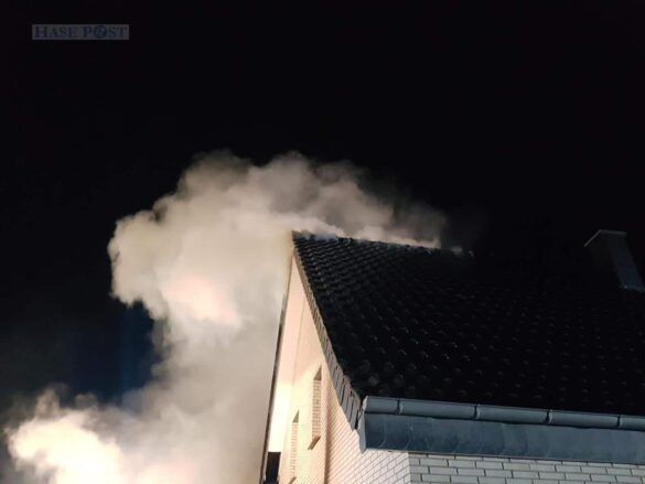 Feuer in Carport bedroht Wohnhaus Feuer in Carport bedroht Wohnhaus