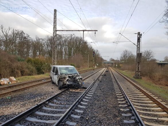Zug erfasst Auto an Bahnübergang in Atter – Beeinträchtigungen im Zugverkehr zwischen Osnabrück und Rheine