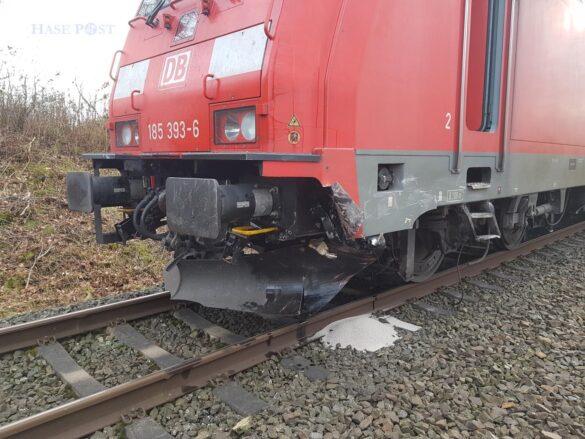 Zug erfasst Auto an Bahnübergang in Atter – Beeinträchtigungen im Zugverkehr zwischen Osnabrück und Rheine