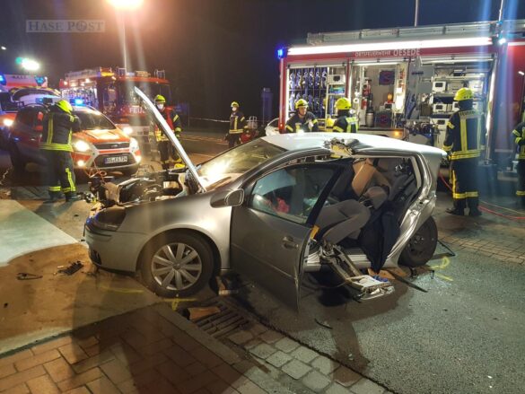 PKW-Kollision in Georgsmarienhütte, ein Fahrer eingeklemmt