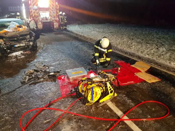 Autofahrer bei Zusammenstoß in Dissen eingeklemmt