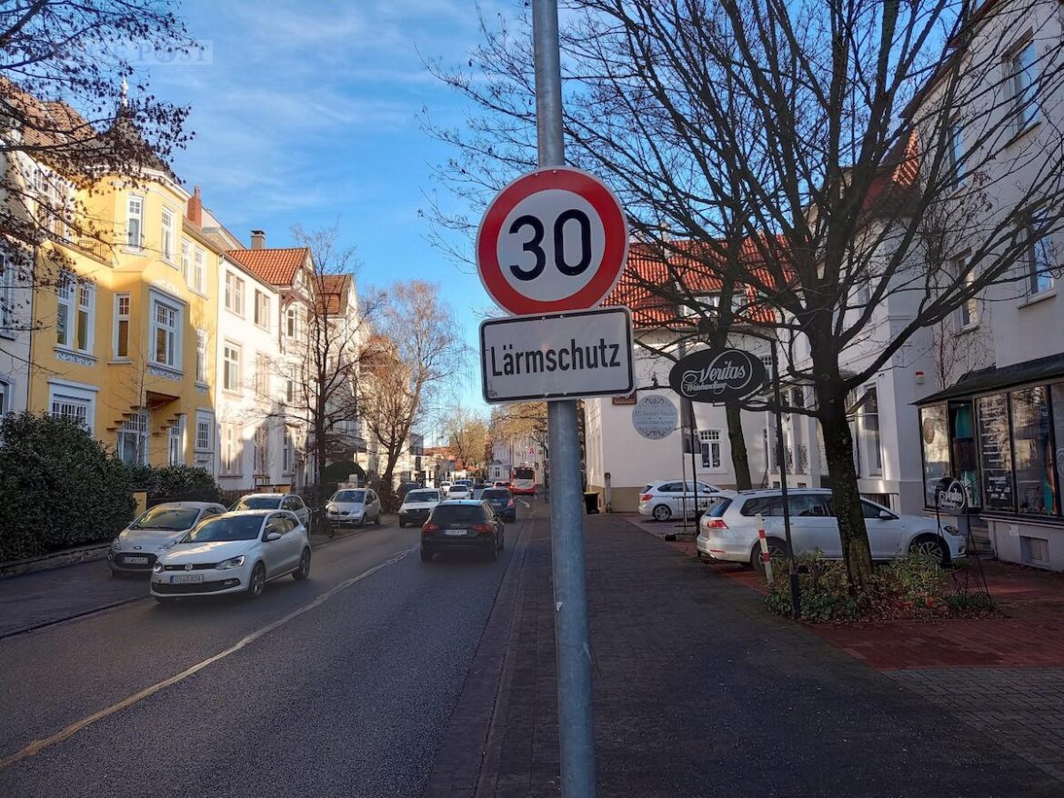 Tempo 30 Schild in der Lotter Straße / Foto: Brockfeld