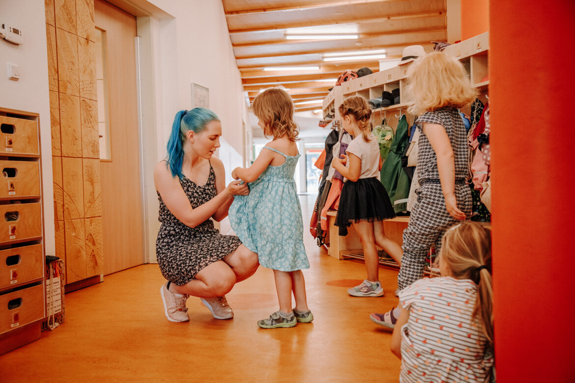 So vielfältig ist der Erzieherberuf: Osnabrücker Einrichtungen stellen sich in neuem Video vor