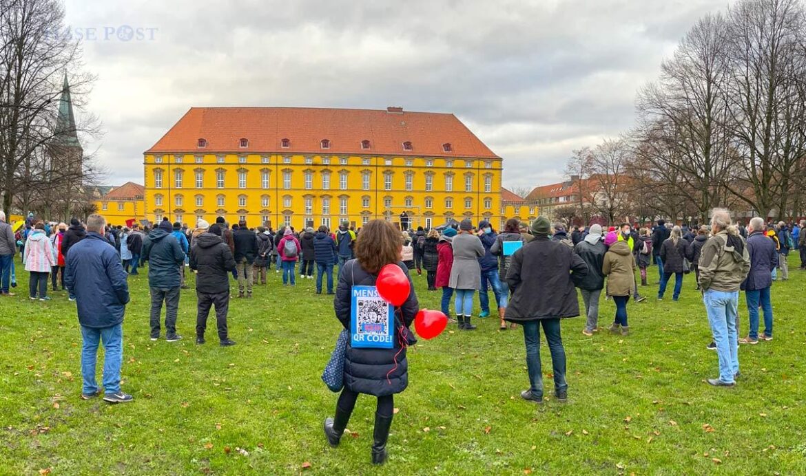 Corona-Demonstration im Schlossgarten Osnabrück, 3. Januar 2022