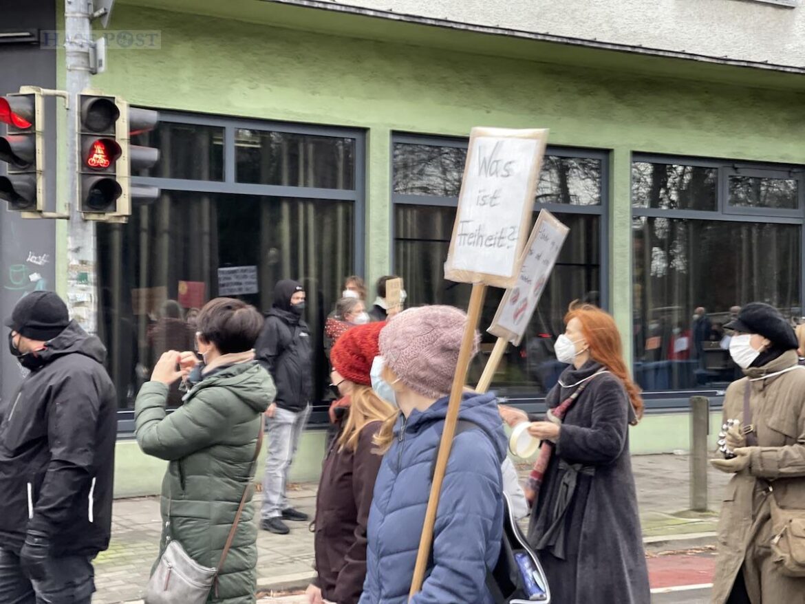 Demonstration von Kritikern der Corona-Maßnahmen am 2. Januar 2022 in Osnabrück