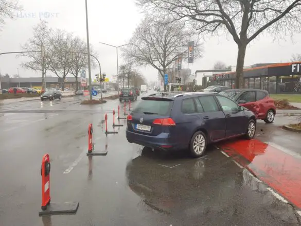 Zusammenstoß zweier Autos auf der Hannoverschen Straße Zusammenstoß zweier Autos auf der Hannoverschen Straße