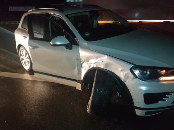 PKW-Kollision im Regen auf der Autobahn A30 PKW-Kollision im Regen auf der Autobahn A30
