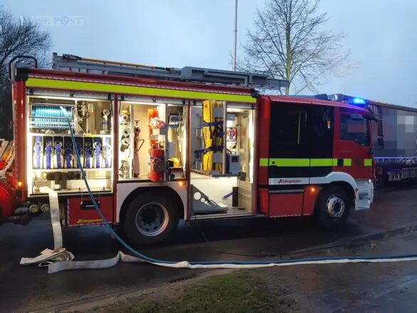 LKW-Fahrer bei Zusammenstoß in Dissen eingeklemmt