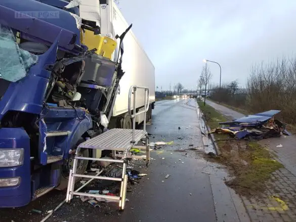 LKW-Fahrer bei Zusammenstoß in Dissen eingeklemmt