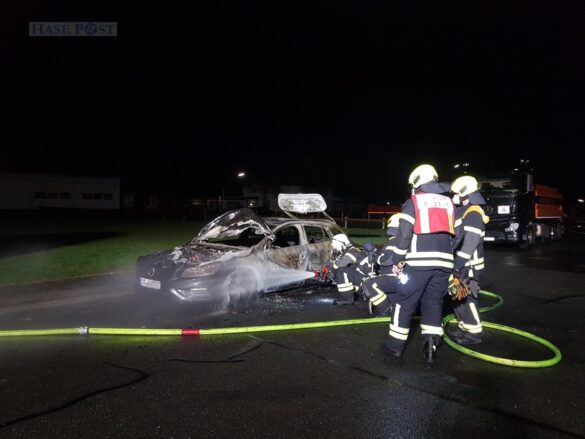 Auto geht in Osnabrück in Flammen auf