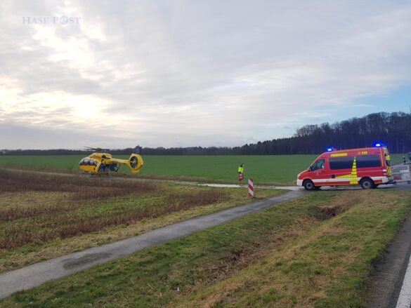 PKW-Fahrer stirbt bei Unfall, Beifahrerin wird stark eingeklemmt