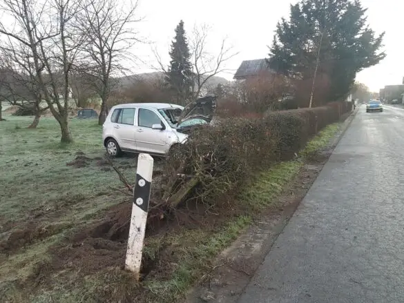 Unfall bei Straßenglätte: Auto überschlägt sich in Melle