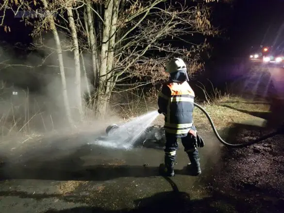 Verlassener Motorroller brennt in Bramsche aus Verlassener Motorroller brennt in Bramsche aus