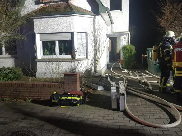 Rauch aus dem Dach: Brand in einem Wohnhaus in Bohmte