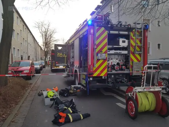 Person bei Zimmerbrand lebensgefährlich verletzt