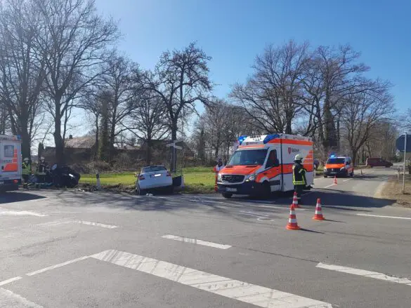 4 Verletzte nach PKW-Zusammenstoß in Ostercappeln