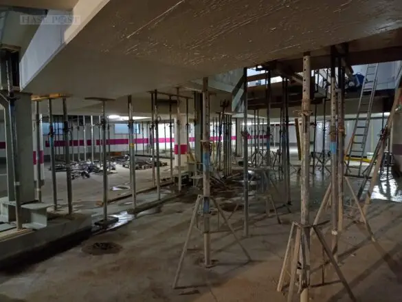 Da einige Säulen entfernt wurden, sind zahlreiche Stützen notwendig. / Foto: Brockfeld