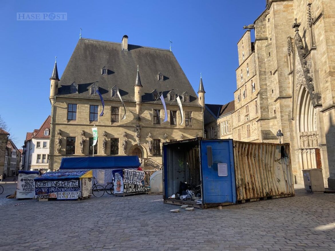 Schiffscontainer auf dem Marktplatz