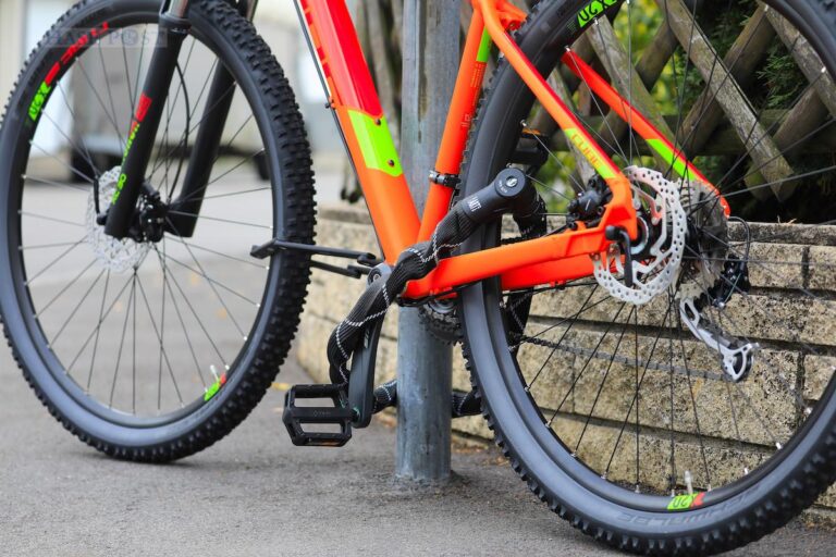 Fahrrad mit Kettenschloss