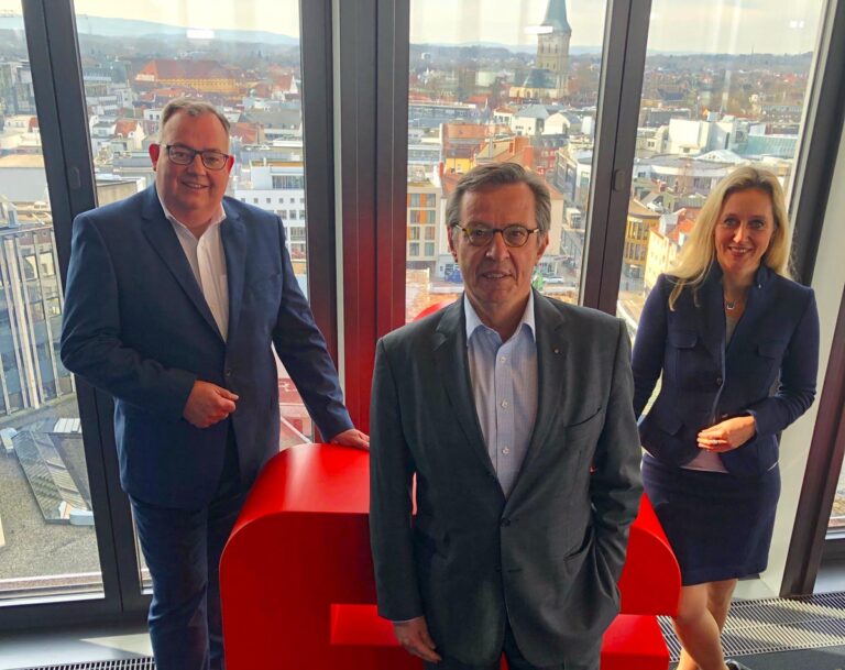 Der Vorstand der Sparkasse Osnabrück (vlnr): André Schüller, Johannes Hartig, Nancy Plaßmann