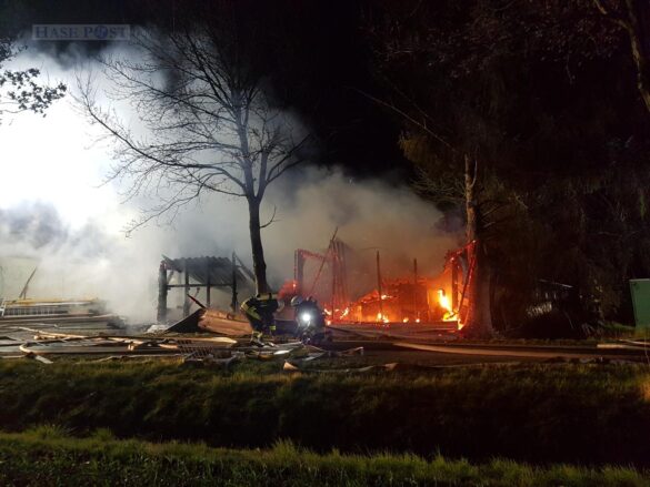 Garage mit Autos brennt in Bissendorf aus