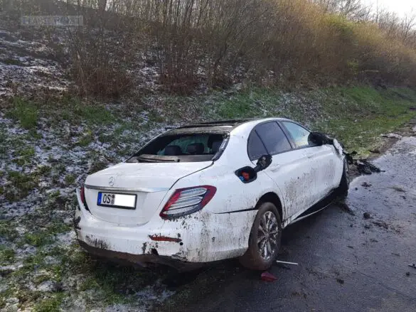 Unfälle auf der Autobahn 33: Kind in PKW eingeklemmt, weiteres verletzt Unfälle auf der Autobahn 33: Kind in PKW eingeklemmt, weiteres verletzt