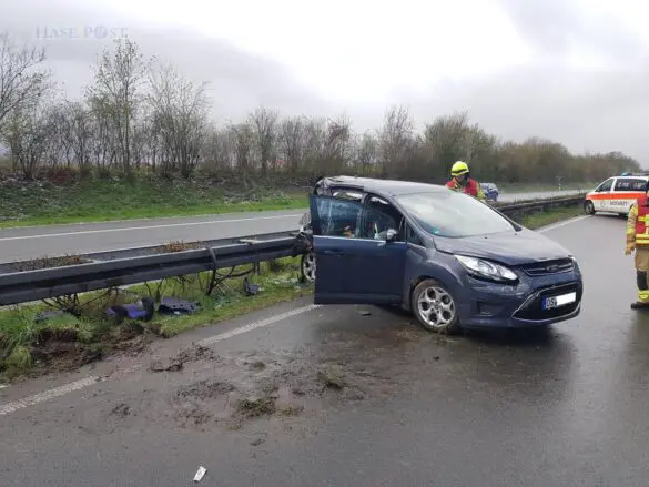 Unfälle auf der Autobahn 33: Kind in PKW eingeklemmt, weiteres verletzt Unfälle auf der Autobahn 33: Kind in PKW eingeklemmt, weiteres verletzt