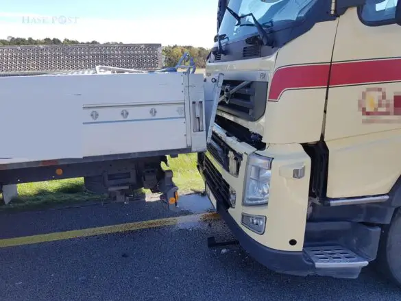 Vollsperrung auf A1: Unfall mit mehreren Autos und LKW