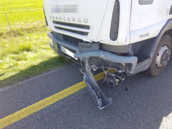 Vollsperrung auf A1: Unfall mit mehreren Autos und LKW