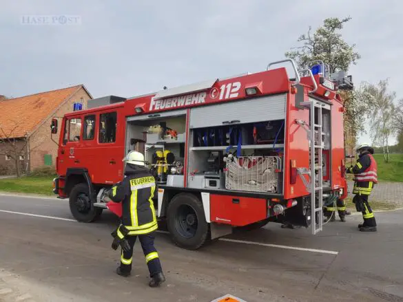 PKW-Zusammenstoß: Feuerwehr befreit Verletzten in Ostercappeln