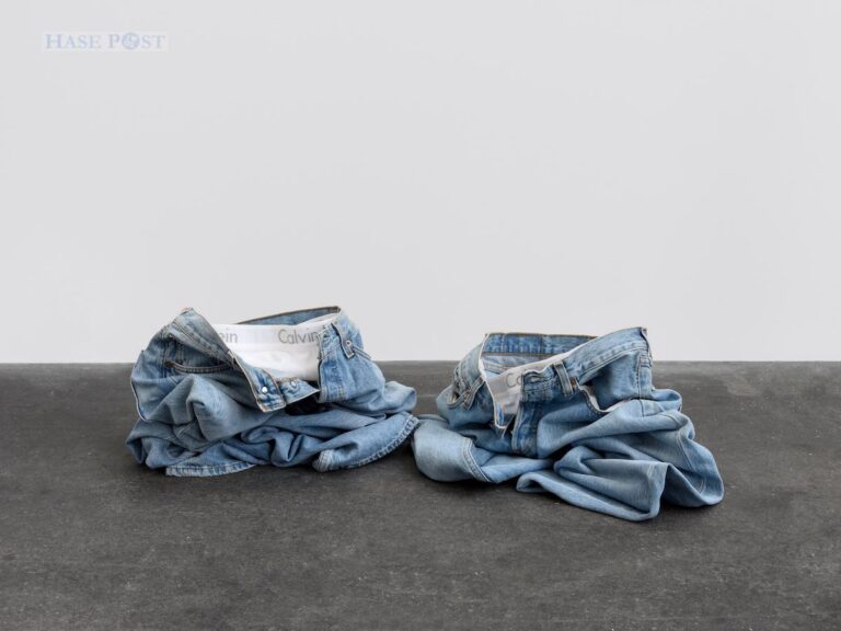 Elmgreen & Dragset, Powerless Structures, Fig. 19, 1998 / Foto: Elmar Vestner