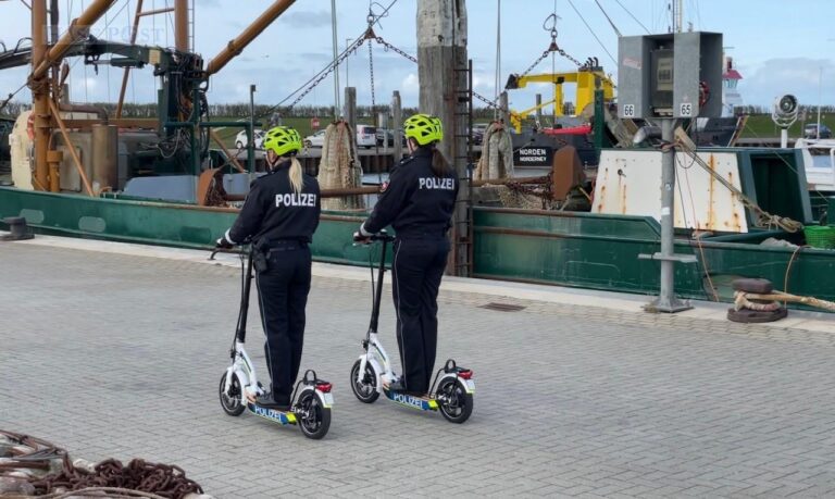 Gute Nachricht des Tages: Polizei jetzt auf E-Scootern unterwegs