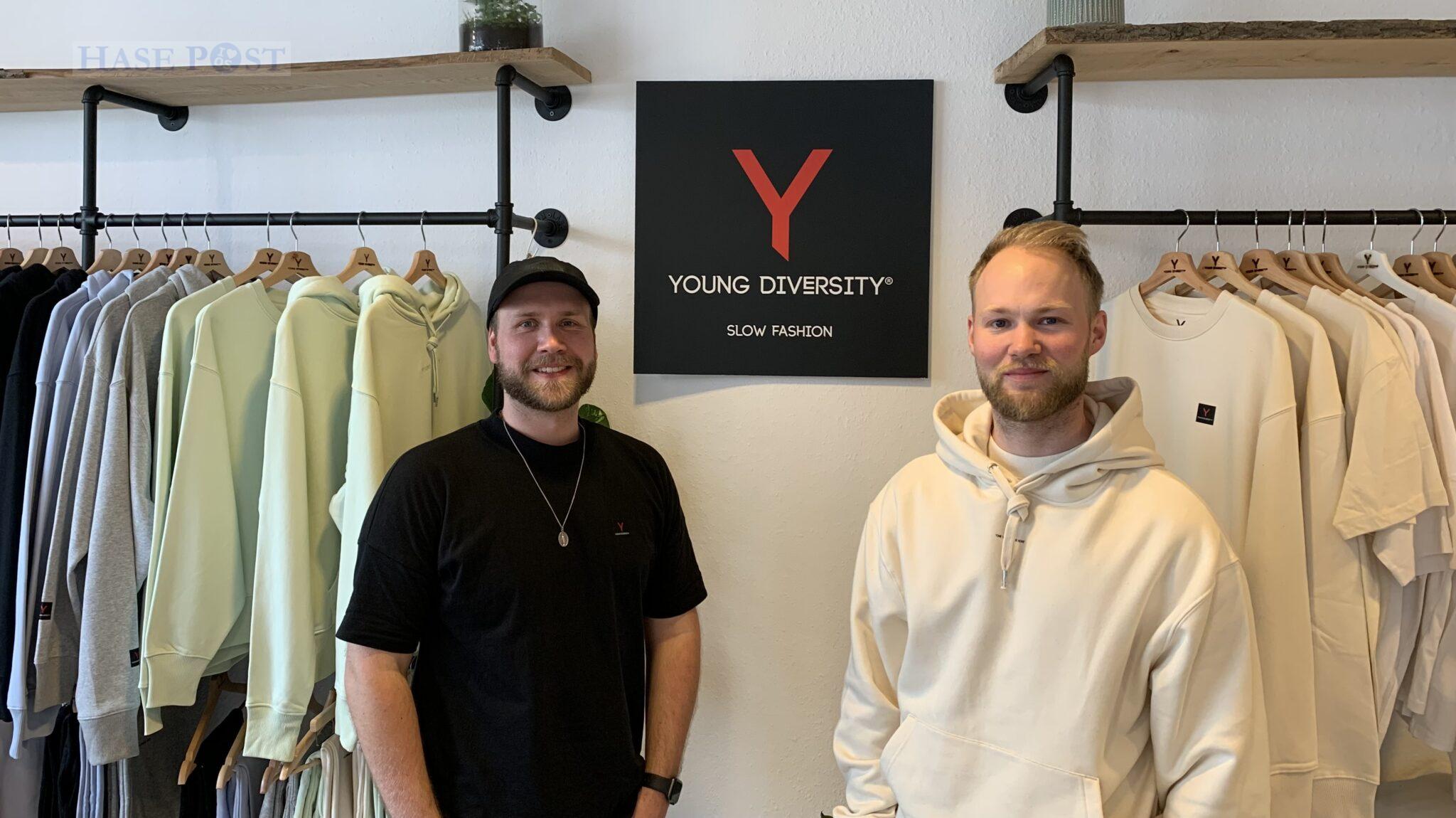 Phillip Wessel und Torben Paul in ihrem neuen Store in der Fritz-Wolf-Passage / Foto: Stanehl