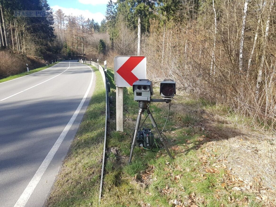 (Symbolbild) Mobiler Blitzer Radarkontrolle / Foto: Westermann