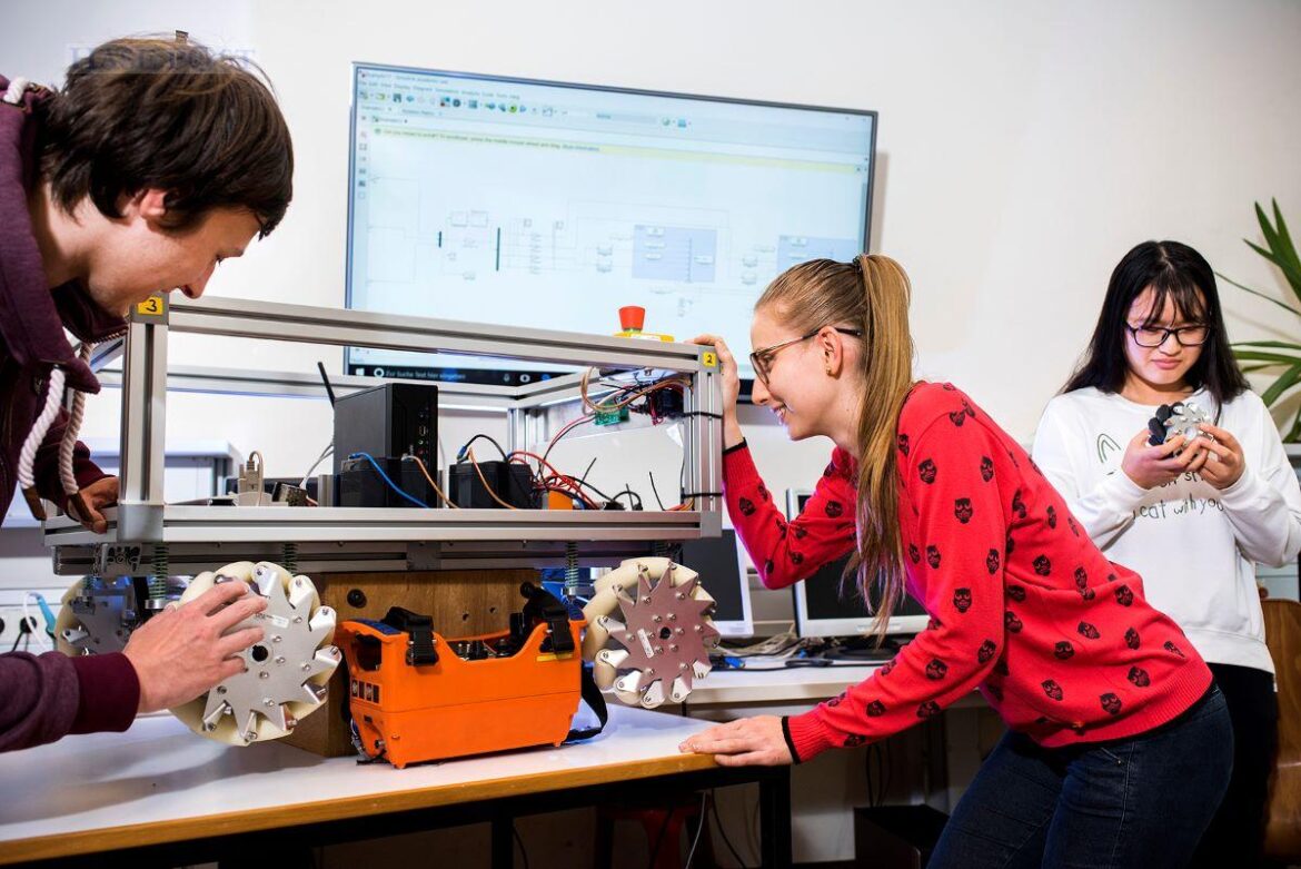Die Studierenden der Hochschule Osnabrück sind mit ihrem Studium zufrieden. Beim aktuellen CHE-Ranking haben sie ihre Studiengänge vielfach zur Spitzengruppe gewählt. / Foto: Hochschule Osnabrück