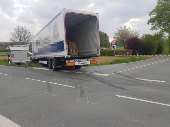 Tödlicher Kreuzungsunfall auf Landstraße in Melle Tödlicher Kreuzungsunfall auf Landstraße in Melle