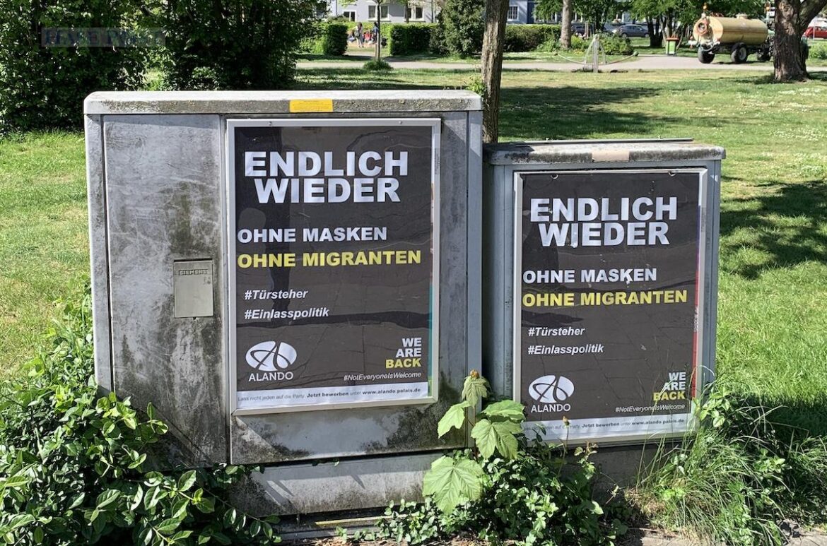 Rund 250 bis 300 Plakate dieser Art hängen im gesamten Stadtgebiet / Foto: Stanehl
