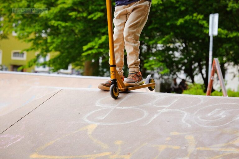 Stunt Scooter erfreuen sich bei Kindern und Jugendlichen vor allem in Städten mittlerweile großer Beliebtheit. / Foto: Jens Raddatz