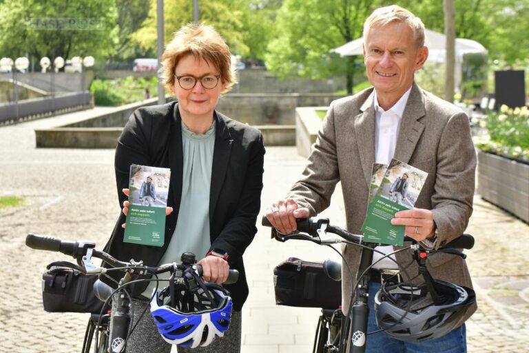 Daniela Behrens, Niedersächsische Ministerin für Soziales, Gesundheit und Gleichstellung und Dr. Jürgen Peter, Vorstandsvorsitzender der AOK Niedersachsen / Foto: Tom Figiel
