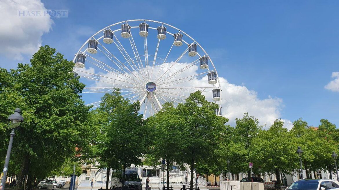 Riesenrad auf der Maiwoche 2022 / Foto: Groenewold