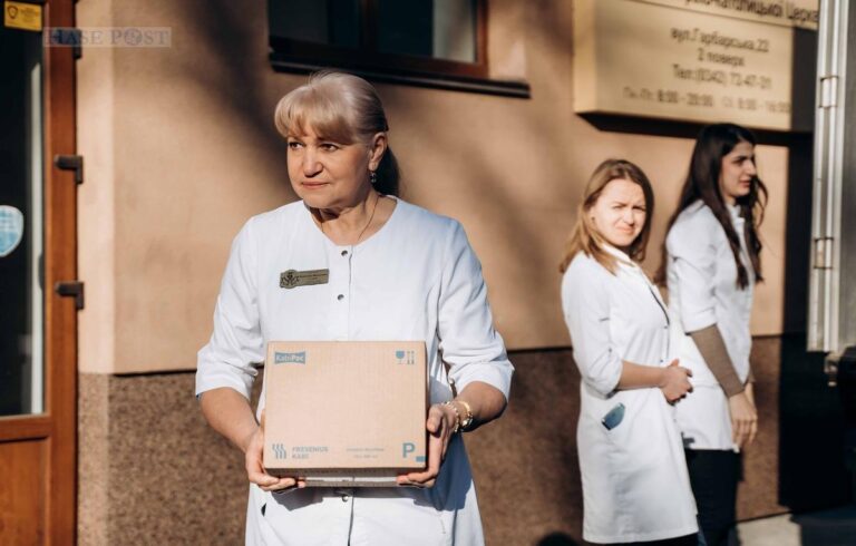 Ankunft von Hilfspaketen in Ivano-Frankivsk: Die Hilfe von action medeor erreicht inzwischen Kliniken in der gesamten Ukraine. / Foto: action medeor e.V.