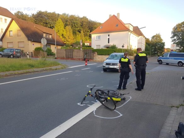 Kreuzungsunfall: Fahrrad von PKW erfasst