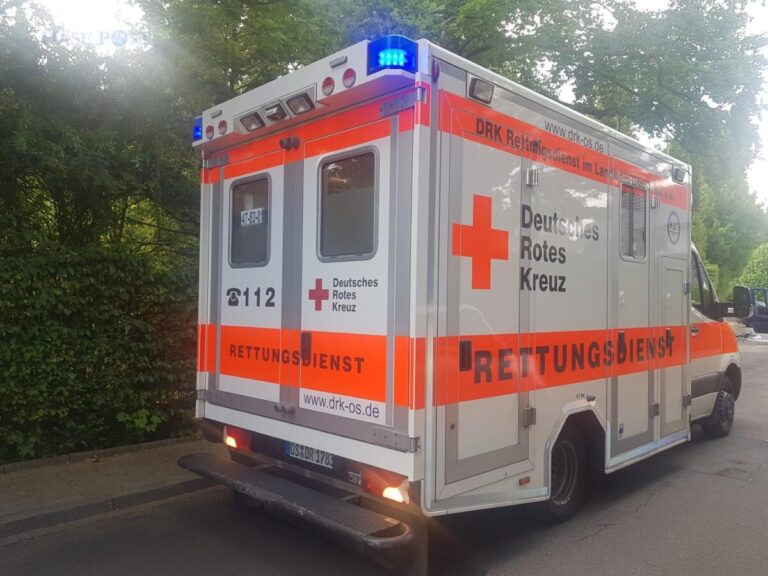 (Symbolbild) Rettungswagen in Landkreis Osnabrück (Region)