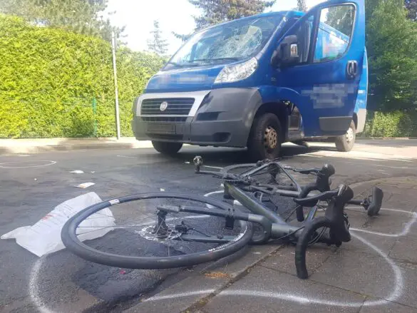 Schwer verletzt: Transporter erfasst Radfahrerin an Kreuzung in Sutthausen