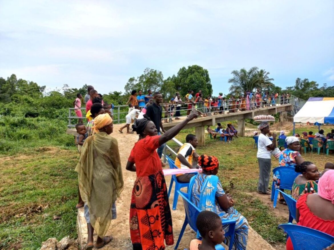 Baracken der „Papenhütte“ 1953. Foto: Kurt Löckmann / Archiv NOZ